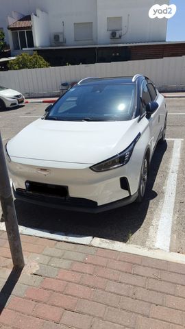 מודעת רכב ג׳ילי Geometry C