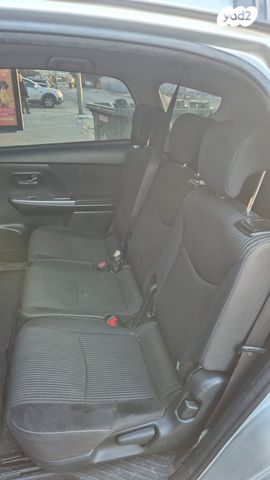 טויוטה פריוס פלוס