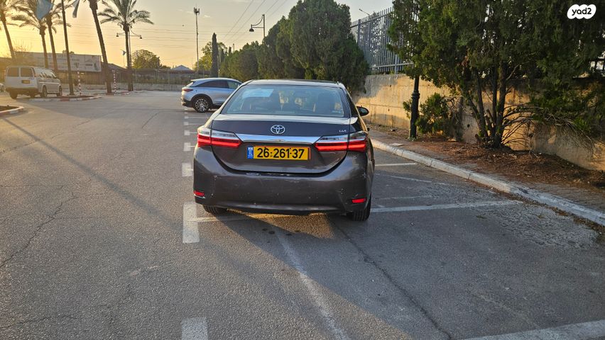 טויוטה קורולה