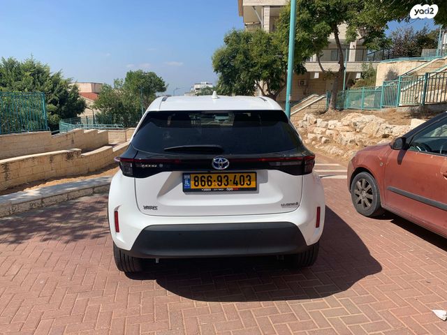 טויוטה יאריס קרוס