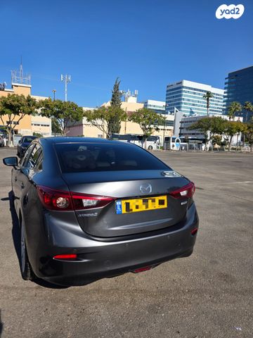 מאזדה 3