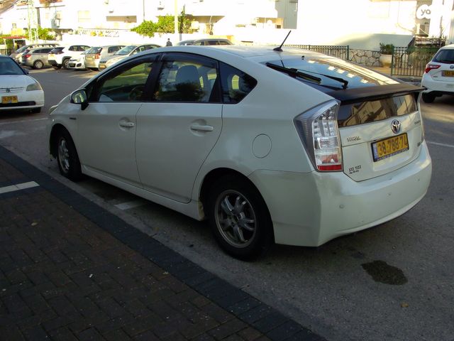 טויוטה פריוס