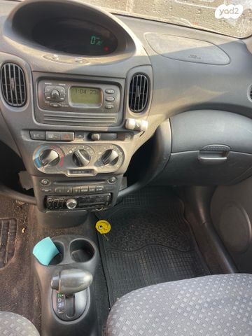 טויוטה יאריס