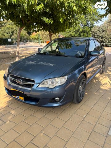 סובארו B4/לגאסי