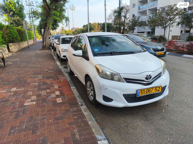 מודעת רכב טויוטה יאריס