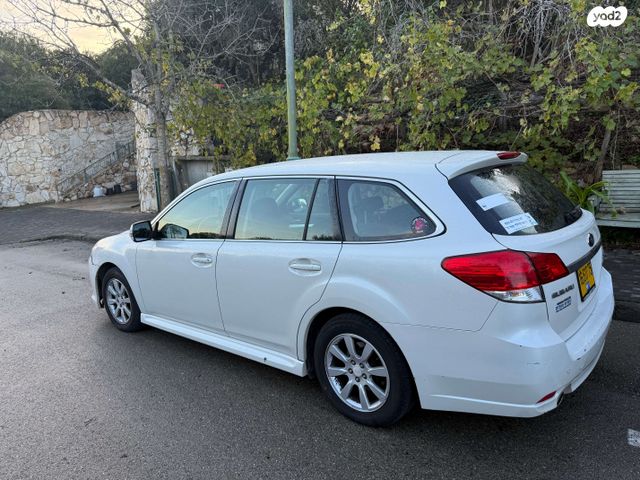 סובארו B4/לגאסי