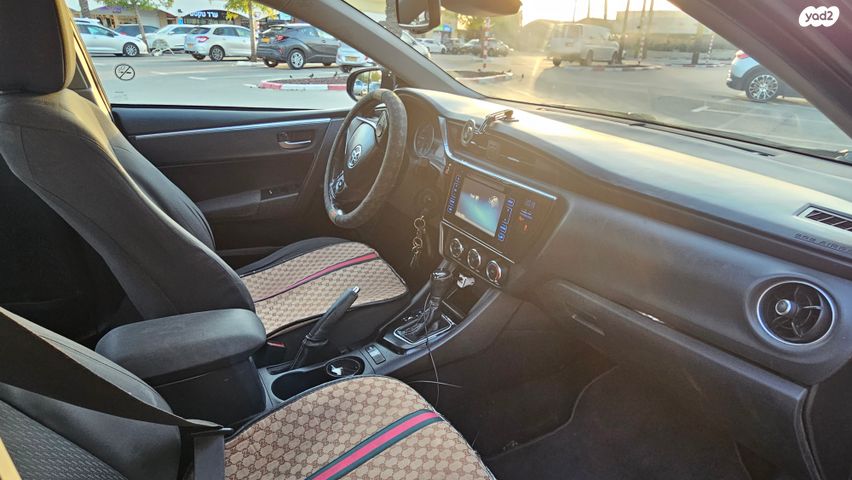 טויוטה קורולה