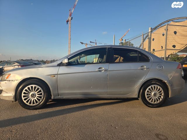 מיצובישי לנסר