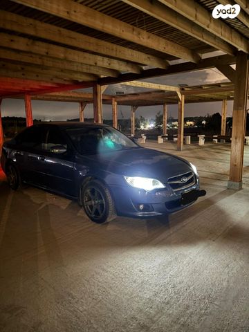 סובארו B4/לגאסי