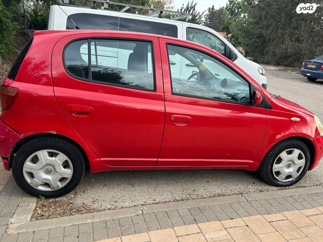 טויוטה יאריס