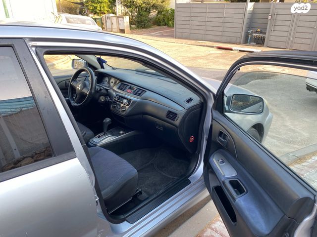 מיצובישי לנסר