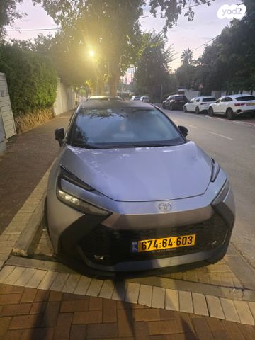 מודעת רכב טויוטה C-HR