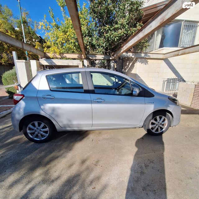 טויוטה יאריס