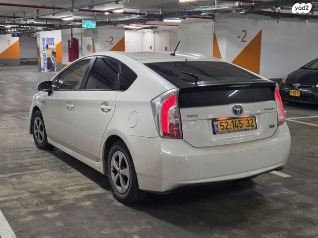 מודעת רכב טויוטה פריוס