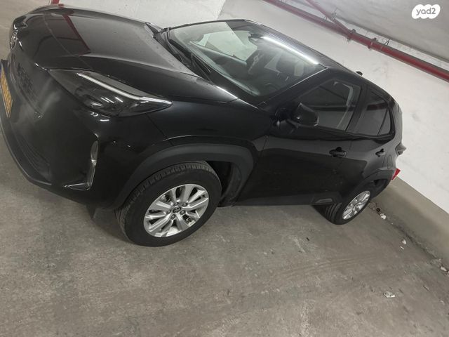 מודעת רכב טויוטה יאריס קרוס