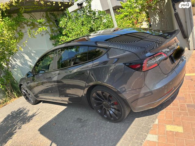 מודעת רכב טסלה מודל 3