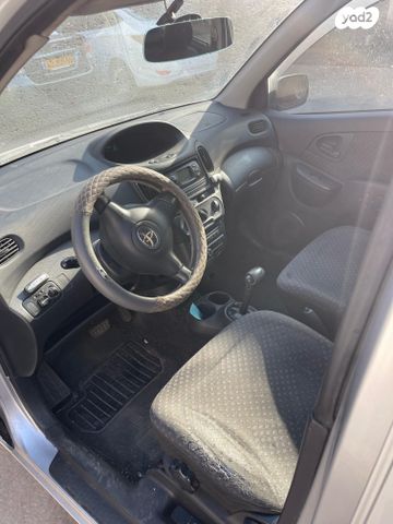 טויוטה יאריס