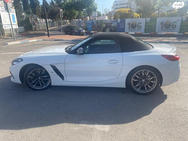 ב מ וו Z4