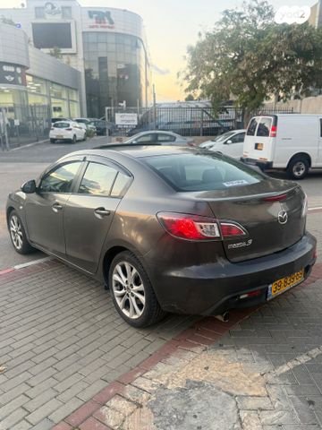 מאזדה 3