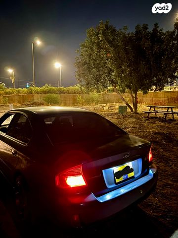 סובארו B4/לגאסי