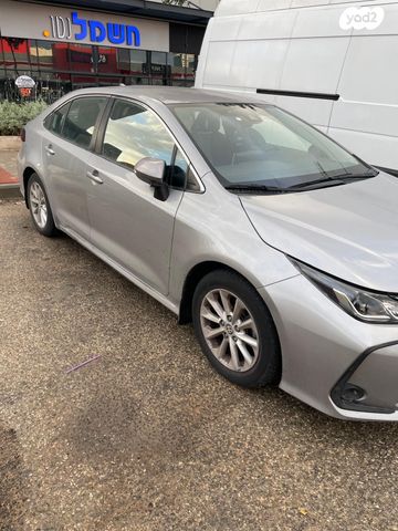 טויוטה קורולה