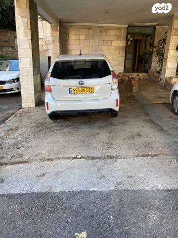 טויוטה פריוס פלוס