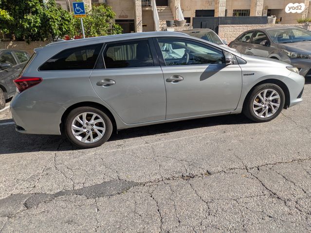 מודעת רכב טויוטה אוריס