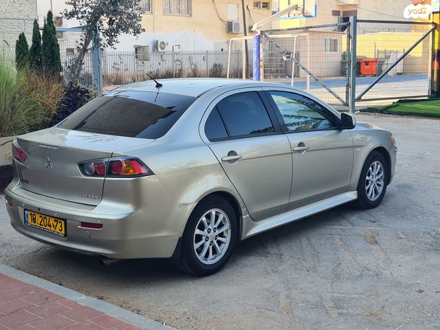 מודעת רכב מיצובישי לנסר