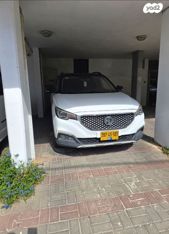 מודעת רכב אם ג'י ZS