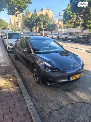 מודעת רכב טסלה מודל 3