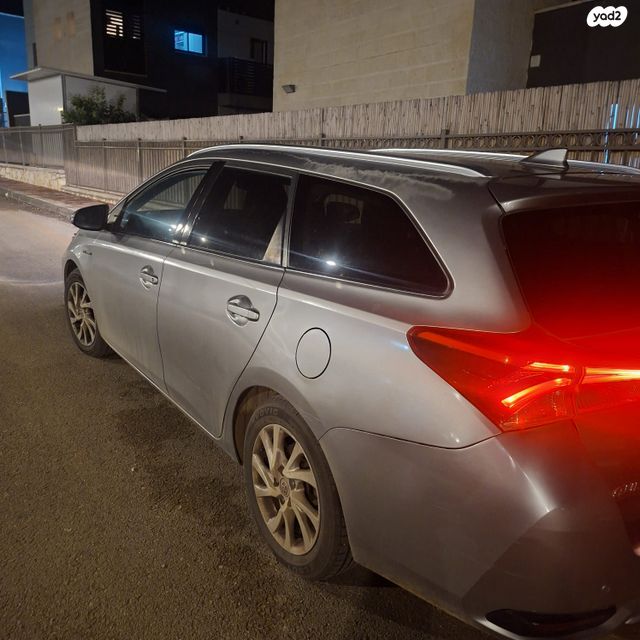 מודעת רכב טויוטה אוריס