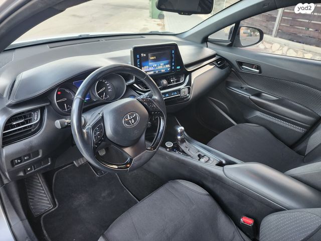 טויוטה C-HR