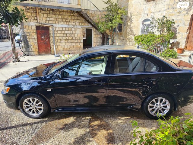 מיצובישי לנסר