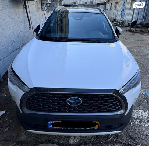 טויוטה קורולה קרוס