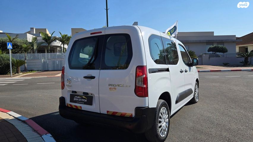 טויוטה פרואייס סיטי