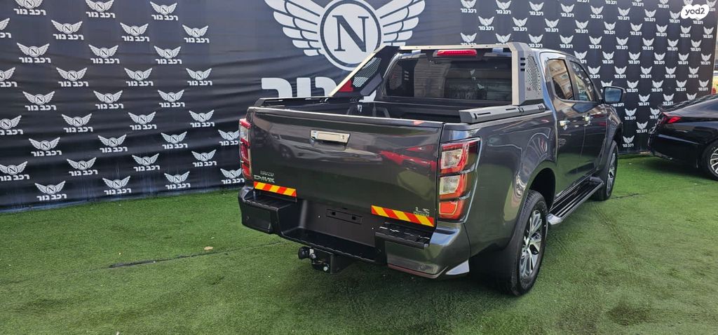 איסוזו די-מקס