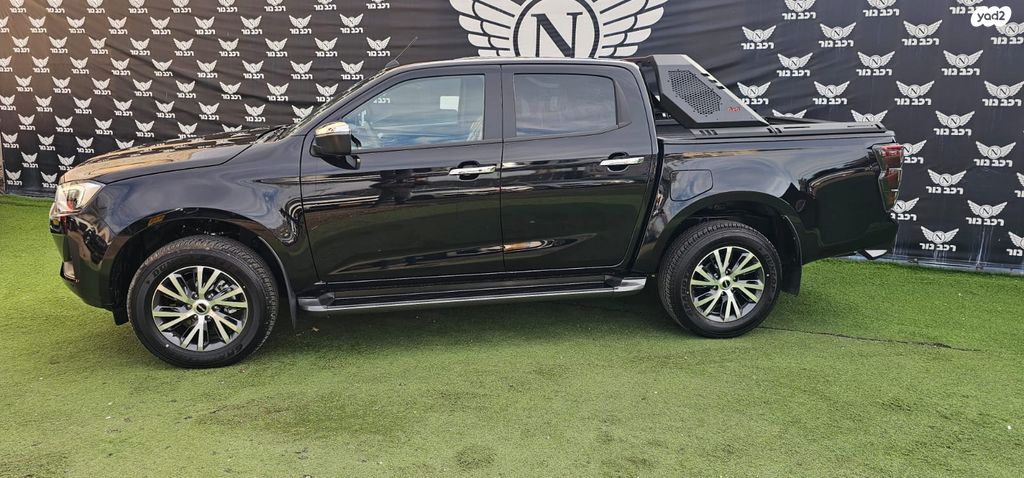 איסוזו די-מקס