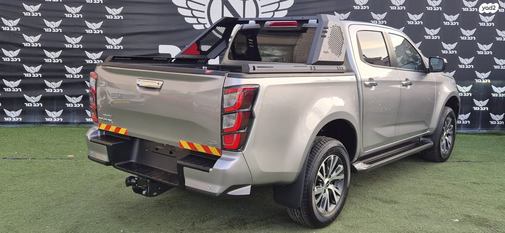 איסוזו די-מקס