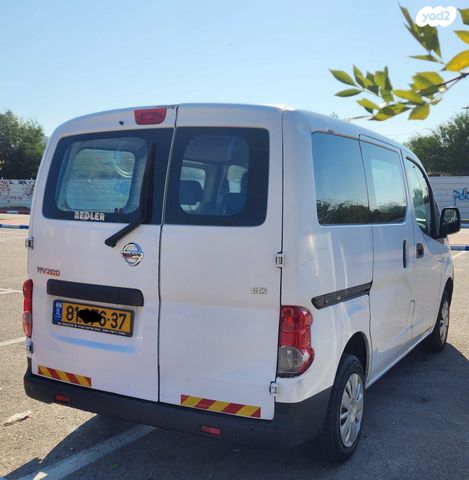 ניסאן NV200