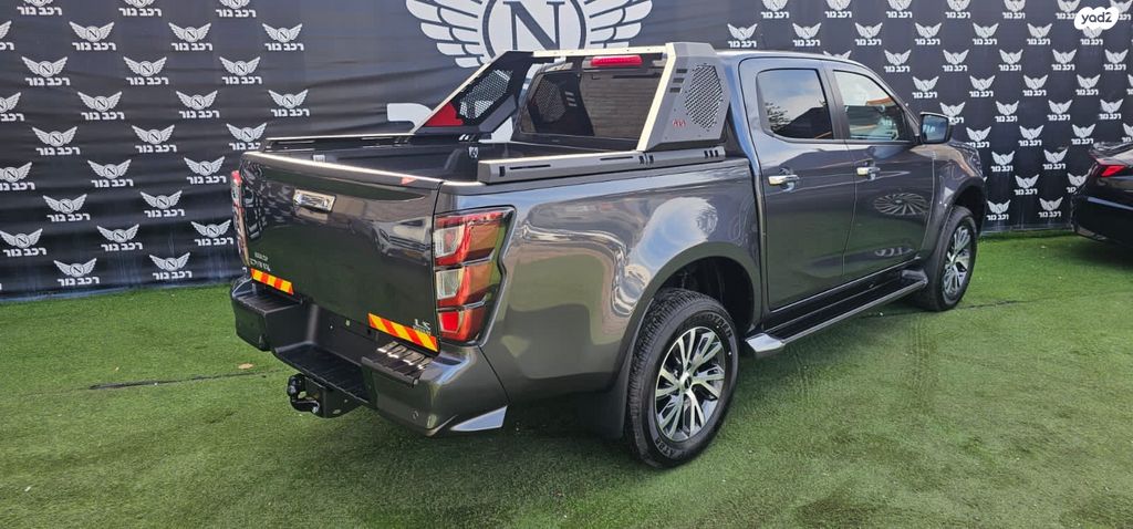 איסוזו די-מקס