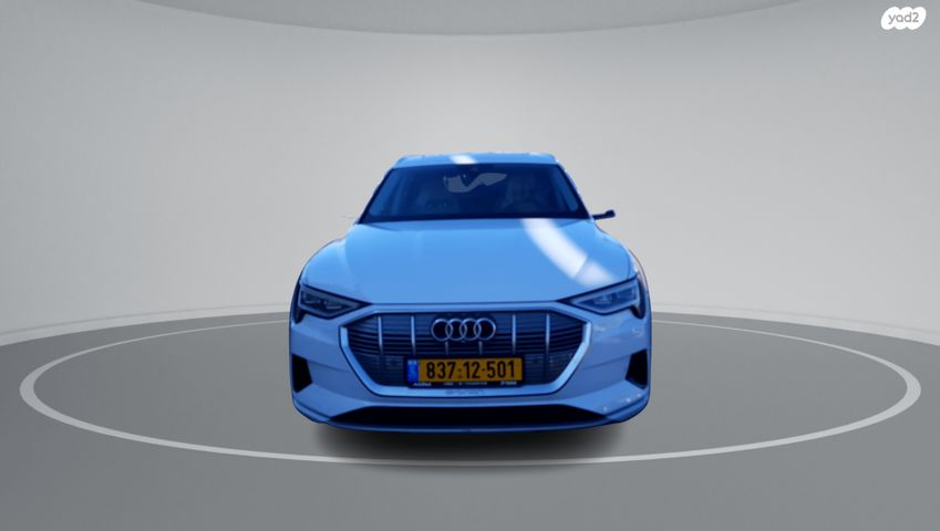מודעת רכב אאודי E-tron
