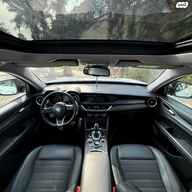 אלפא רומיאו סטלביו