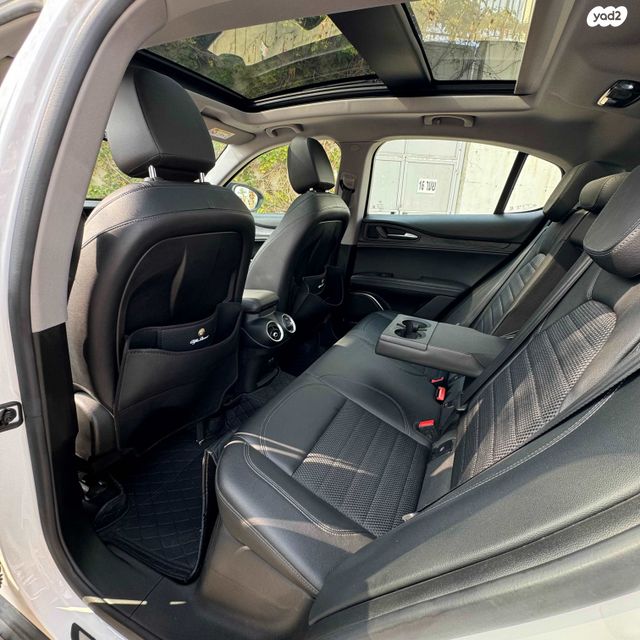 אלפא רומיאו סטלביו