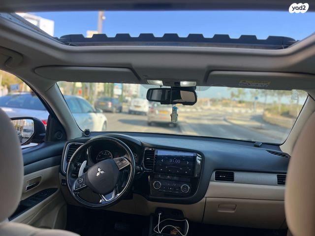 מיצובישי אאוטלנדר