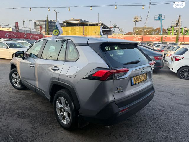 טויוטה RAV4