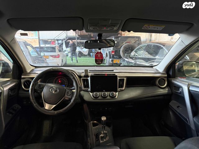 טויוטה RAV4