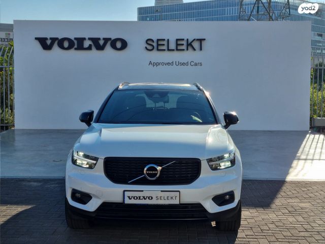 וולוו XC40