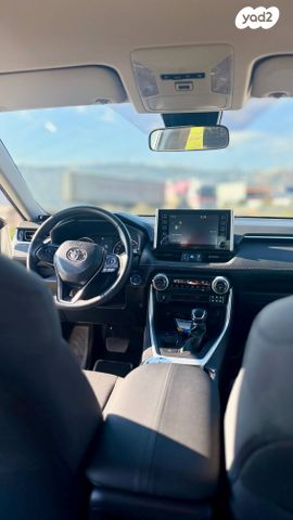 טויוטה RAV4