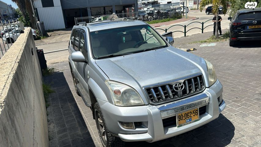 טויוטה לנד קרוזר