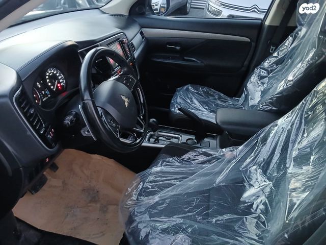 מיצובישי אאוטלנדר